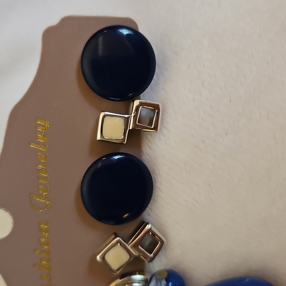 Vtg Set of Two Single and Two Pair Geometric Cubism Square Circle Earrings - Picture 3 of 5